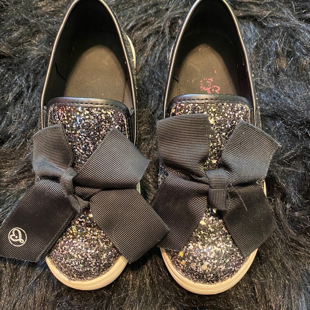 Girls shoes